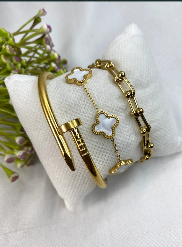 ✨ Elegant Black Clover 3-Piece Bracelet Set