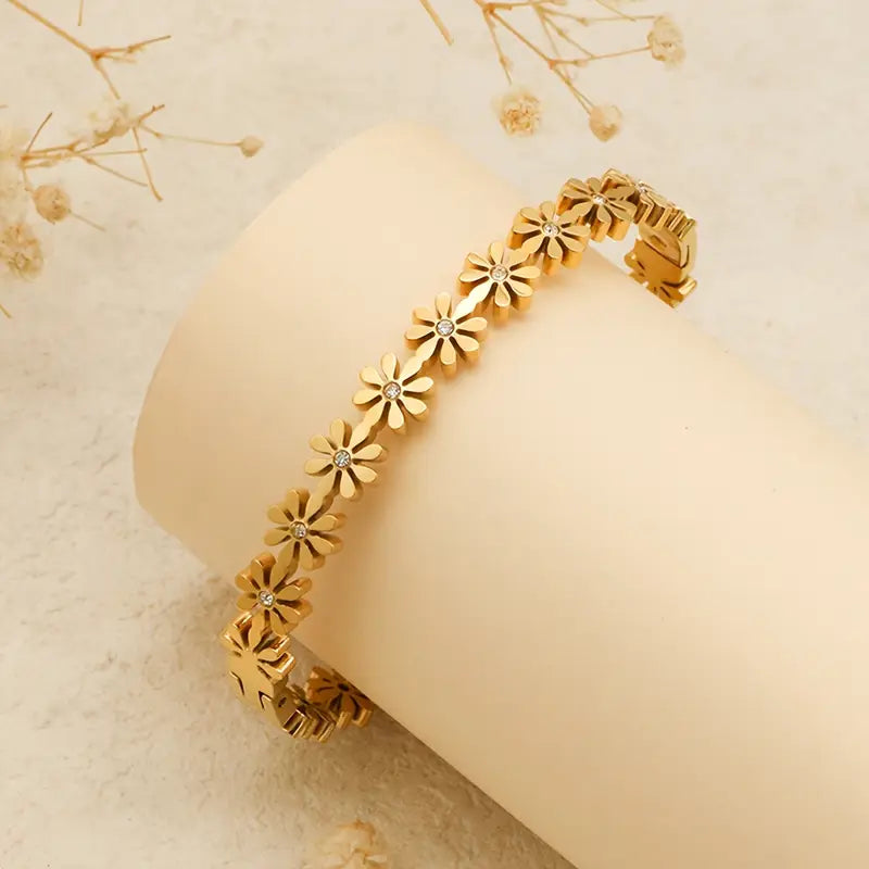 Elegant Gold Daisy Chain Hinged Bangle