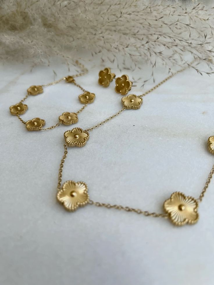 Eternal Bloom Clover Jewelry Set - Premium Gold Finish
