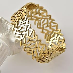 Intertwined Foliage Openwork Gold Bangle