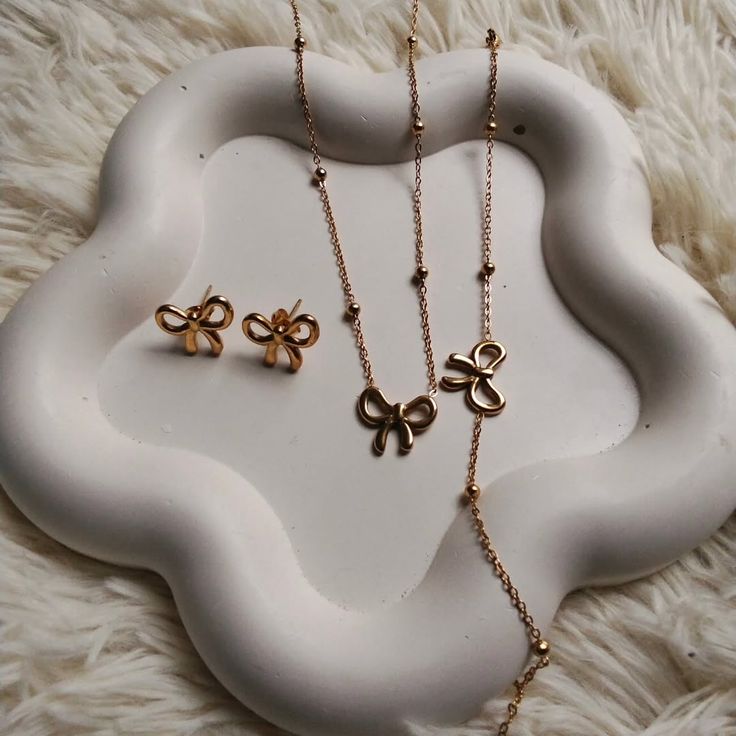Dainty Ribbon Bow 3-Piece Set – Gold-Plated Stainless Steel