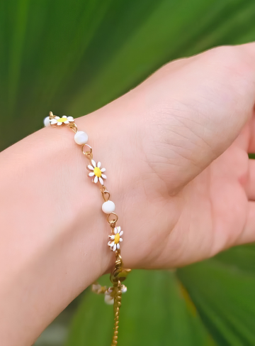 Enamel Daisy Pearl Bracelet