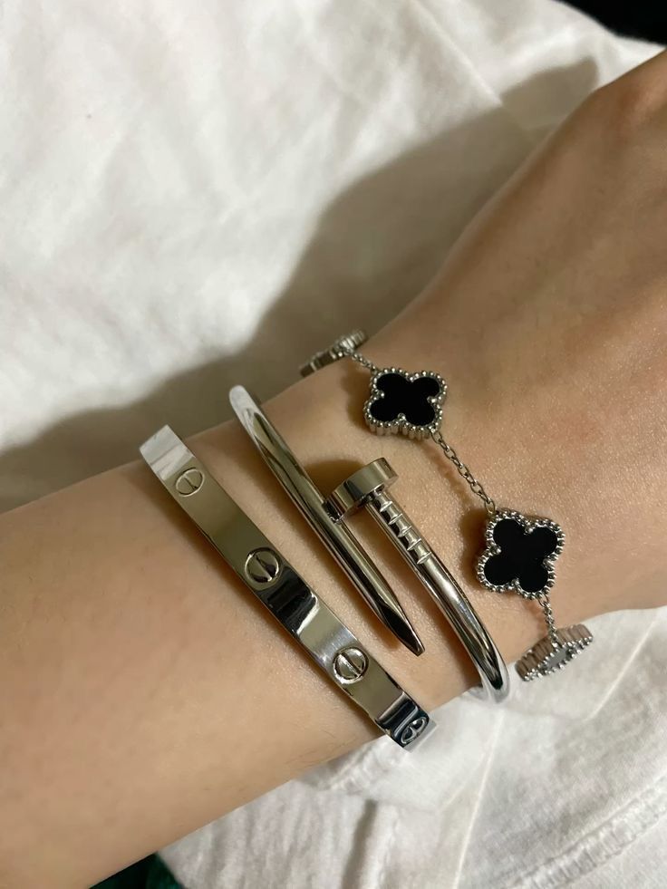 Midnight Clover Luxury Bracelet Set